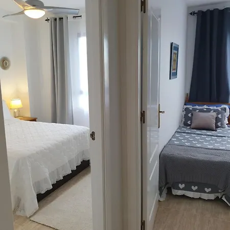 In Overlooking The Swimming Pool Apartamento Dehesa de Campoamor
